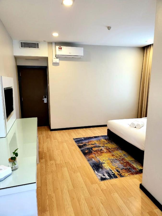 Lovita Hotel Куантан Экстерьер фото