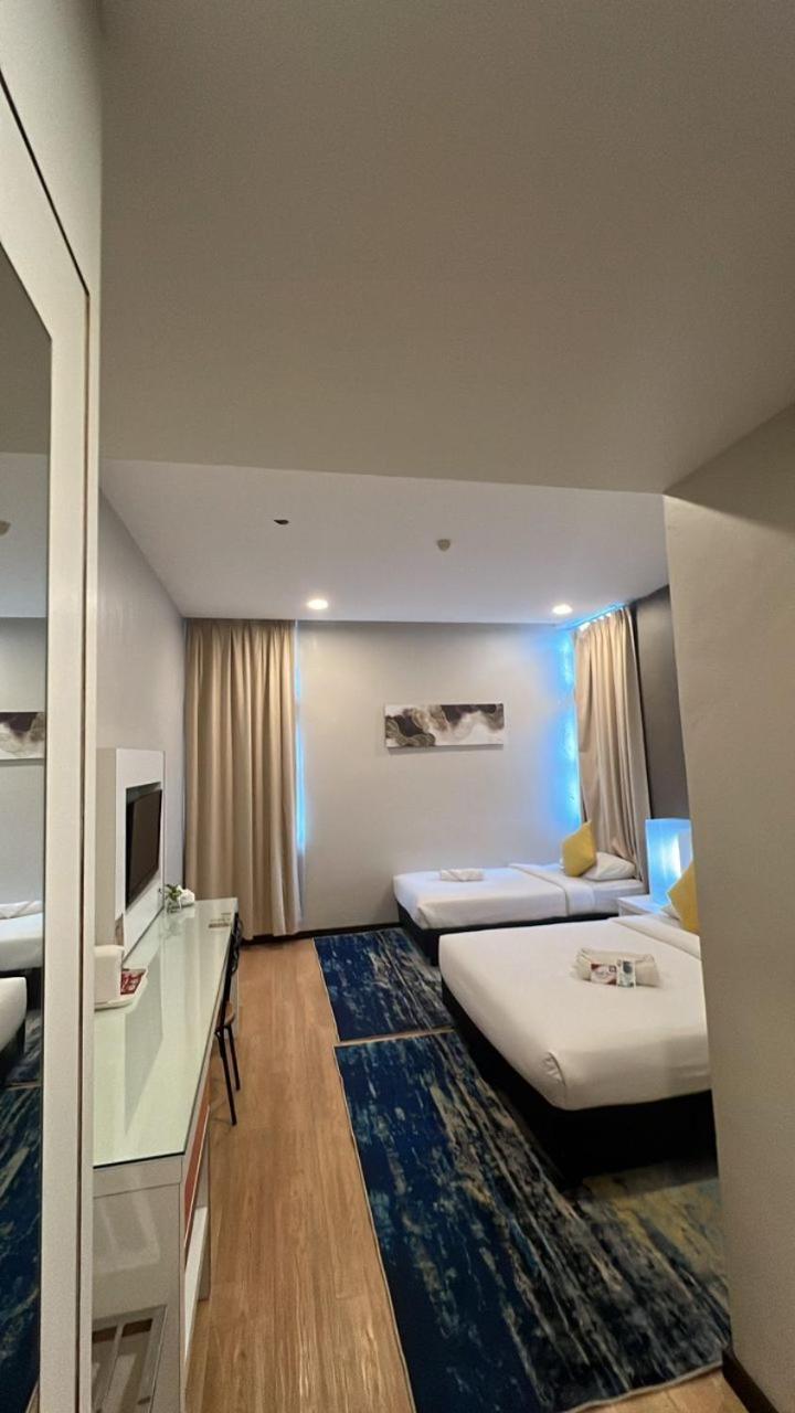 Lovita Hotel Куантан Экстерьер фото
